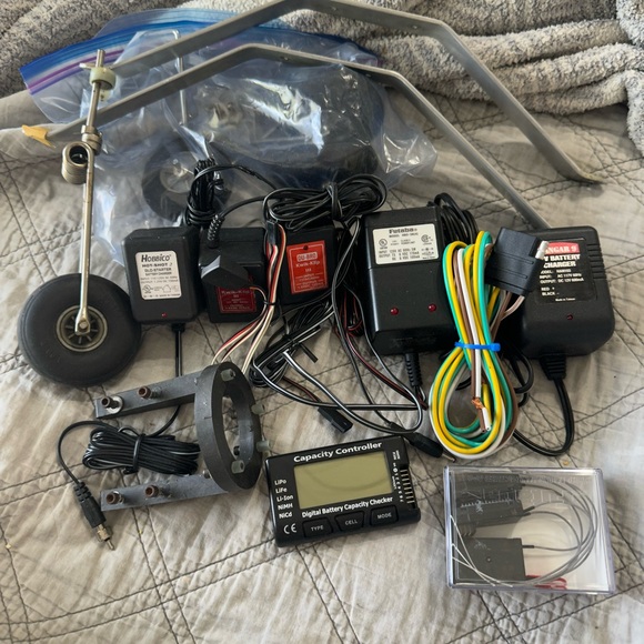 no brand Other - Random model airplane power plugs and parts